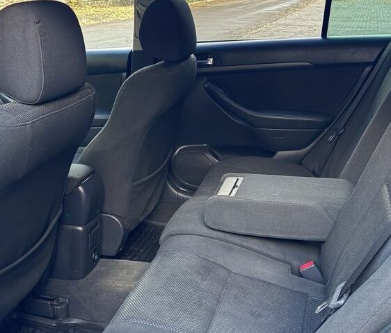 Сірий Тойота Авенсіс, об'ємом двигуна 2 л та пробігом 300 тис. км за 3100 $, фото 17 на Automoto.ua