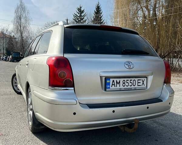 Серый Тойота Авенсис, объемом двигателя 2 л и пробегом 291 тыс. км за 5300 $, фото 2 на Automoto.ua