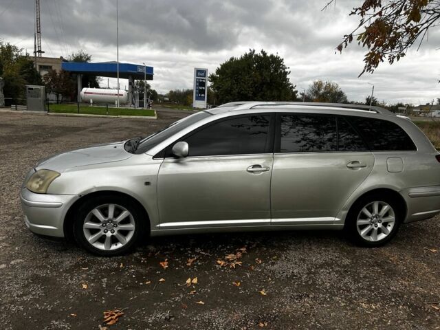 Серый Тойота Авенсис, объемом двигателя 2 л и пробегом 300 тыс. км за 2300 $, фото 1 на Automoto.ua