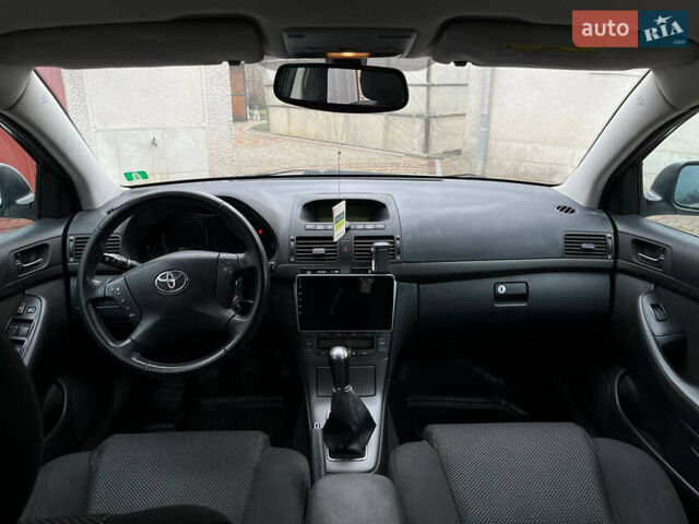 Серый Тойота Авенсис, объемом двигателя 1.79 л и пробегом 242 тыс. км за 6800 $, фото 12 на Automoto.ua