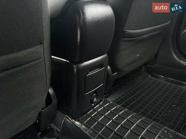 Серый Тойота Авенсис, объемом двигателя 1.8 л и пробегом 219 тыс. км за 6700 $, фото 36 на Automoto.ua