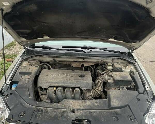 Серый Тойота Авенсис, объемом двигателя 1.79 л и пробегом 181 тыс. км за 6200 $, фото 3 на Automoto.ua