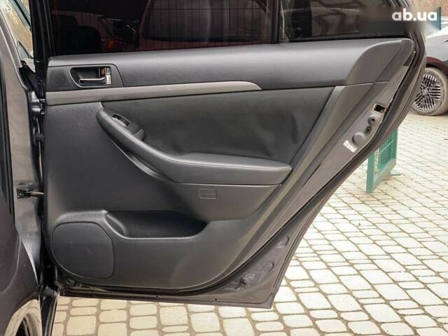 Серый Тойота Авенсис, объемом двигателя 2.2 л и пробегом 272 тыс. км за 4000 $, фото 28 на Automoto.ua