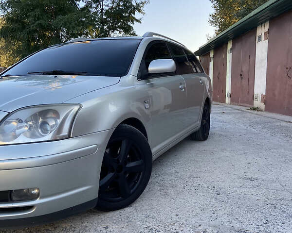 Серый Тойота Авенсис, объемом двигателя 2.23 л и пробегом 306 тыс. км за 5200 $, фото 1 на Automoto.ua