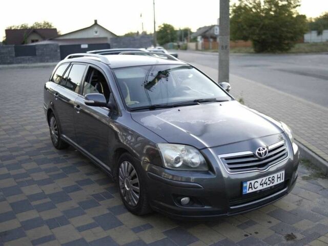 Серый Тойота Авенсис, объемом двигателя 2 л и пробегом 259 тыс. км за 4800 $, фото 2 на Automoto.ua