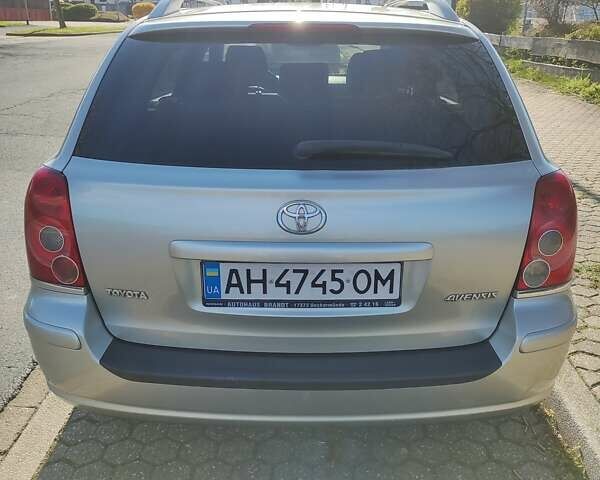 Серый Тойота Авенсис, объемом двигателя 1.8 л и пробегом 231 тыс. км за 5700 $, фото 1 на Automoto.ua