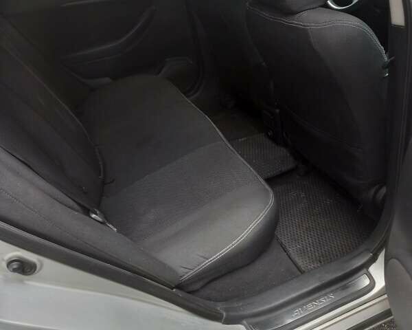 Серый Тойота Авенсис, объемом двигателя 2.2 л и пробегом 229 тыс. км за 5800 $, фото 12 на Automoto.ua