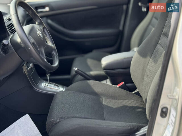 Серый Тойота Авенсис, объемом двигателя 2 л и пробегом 229 тыс. км за 6300 $, фото 22 на Automoto.ua