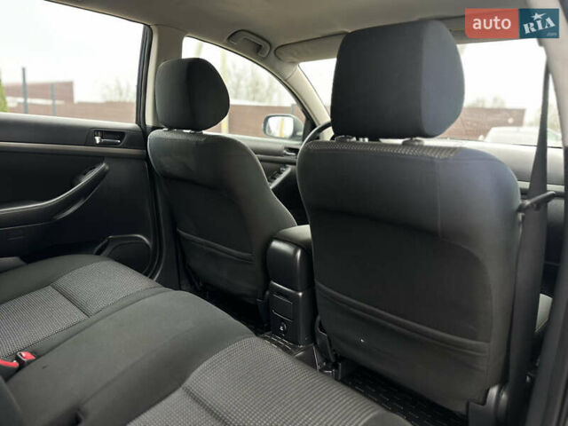 Серый Тойота Авенсис, объемом двигателя 1.8 л и пробегом 219 тыс. км за 6700 $, фото 38 на Automoto.ua