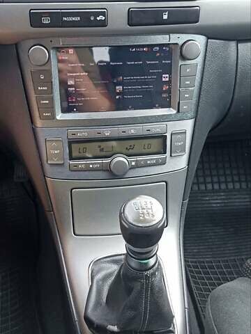 Серый Тойота Авенсис, объемом двигателя 2.2 л и пробегом 192 тыс. км за 7500 $, фото 12 на Automoto.ua