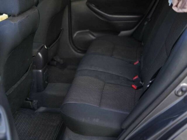 Серый Тойота Авенсис, объемом двигателя 2 л и пробегом 259 тыс. км за 4800 $, фото 7 на Automoto.ua