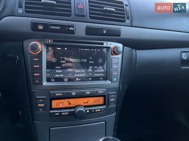 Серый Тойота Авенсис, объемом двигателя 2.2 л и пробегом 299 тыс. км за 7200 $, фото 27 на Automoto.ua