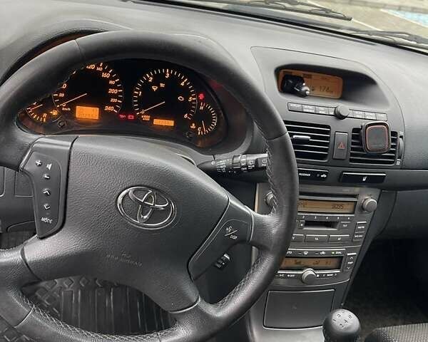Сірий Тойота Авенсіс, об'ємом двигуна 2.2 л та пробігом 302 тис. км за 5850 $, фото 6 на Automoto.ua