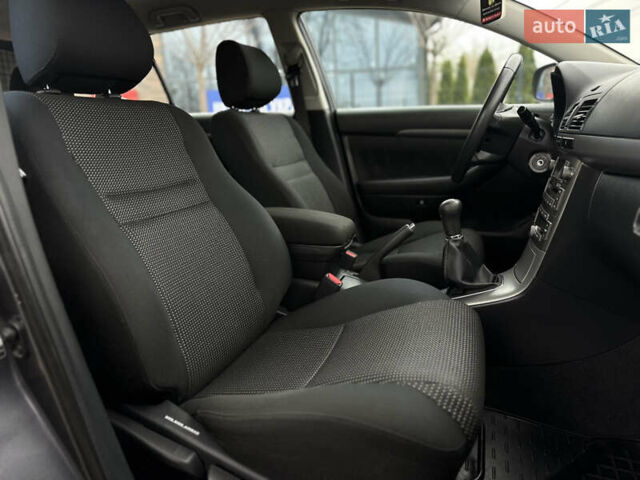 Серый Тойота Авенсис, объемом двигателя 1.8 л и пробегом 219 тыс. км за 6700 $, фото 42 на Automoto.ua