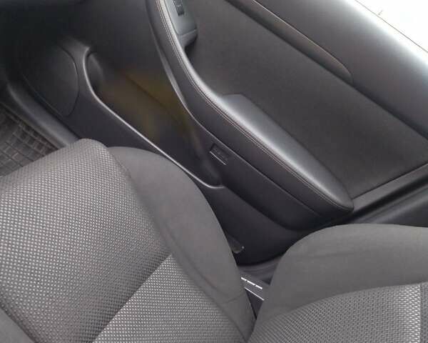 Серый Тойота Авенсис, объемом двигателя 2.2 л и пробегом 257 тыс. км за 6100 $, фото 14 на Automoto.ua