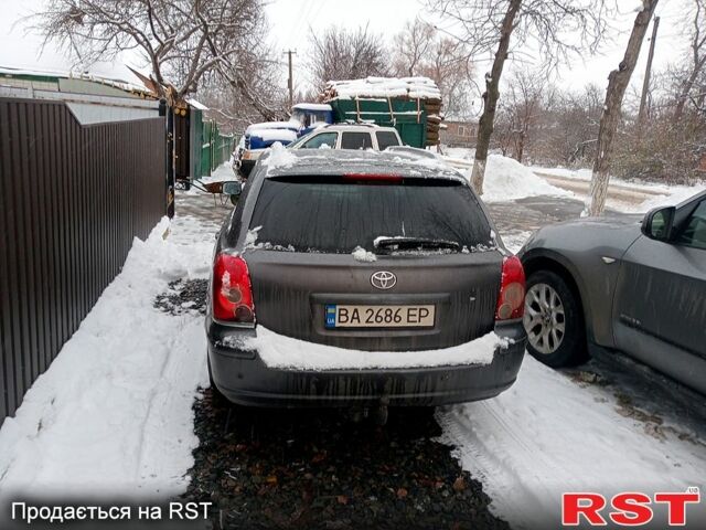 Серый Тойота Авенсис, объемом двигателя 2.2 л и пробегом 210 тыс. км за 7500 $, фото 4 на Automoto.ua