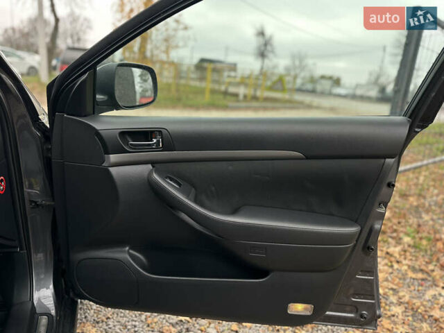 Серый Тойота Авенсис, объемом двигателя 1.8 л и пробегом 219 тыс. км за 6700 $, фото 40 на Automoto.ua