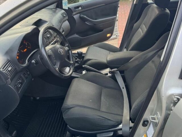 Сірий Тойота Авенсіс, об'ємом двигуна 2 л та пробігом 310 тис. км за 2750 $, фото 15 на Automoto.ua