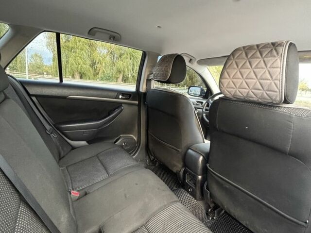 Серый Тойота Авенсис, объемом двигателя 2.2 л и пробегом 270 тыс. км за 6200 $, фото 6 на Automoto.ua