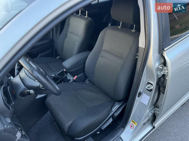 Серый Тойота Авенсис, объемом двигателя 2.2 л и пробегом 299 тыс. км за 7200 $, фото 17 на Automoto.ua