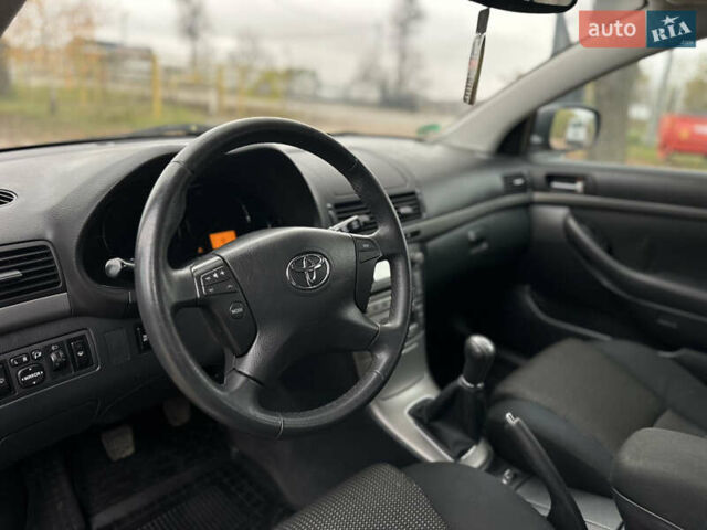 Серый Тойота Авенсис, объемом двигателя 1.8 л и пробегом 219 тыс. км за 6700 $, фото 20 на Automoto.ua