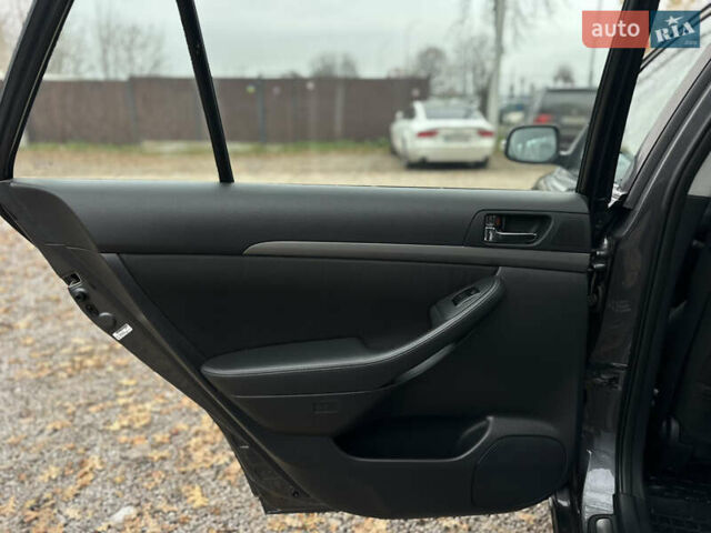 Серый Тойота Авенсис, объемом двигателя 1.8 л и пробегом 219 тыс. км за 6700 $, фото 32 на Automoto.ua