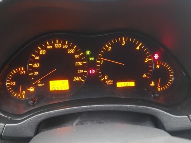 Серый Тойота Авенсис, объемом двигателя 2 л и пробегом 300 тыс. км за 2550 $, фото 22 на Automoto.ua