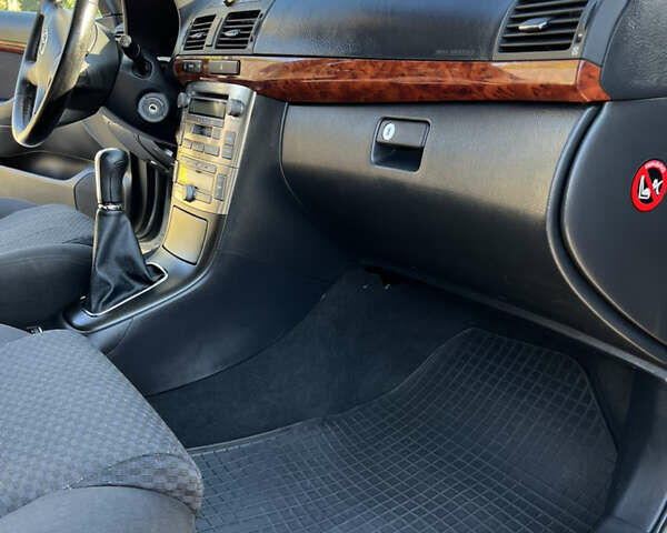 Сірий Тойота Авенсіс, об'ємом двигуна 1.8 л та пробігом 265 тис. км за 5999 $, фото 20 на Automoto.ua