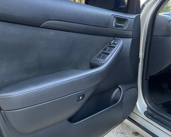 Серый Тойота Авенсис, объемом двигателя 2.23 л и пробегом 306 тыс. км за 5200 $, фото 16 на Automoto.ua