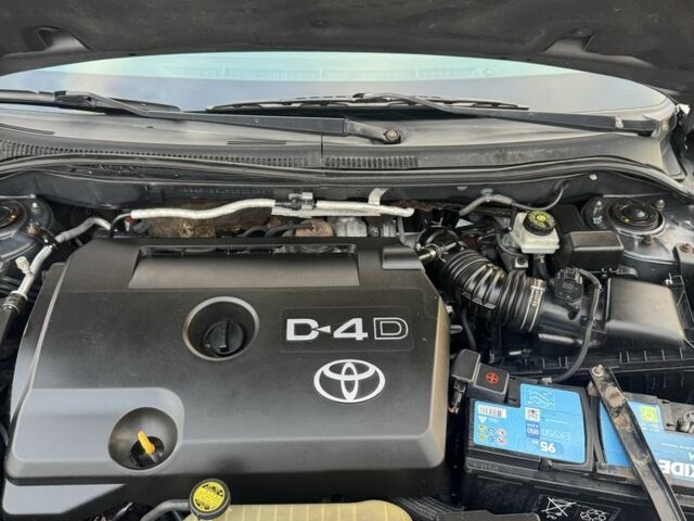 Сірий Тойота Авенсіс, об'ємом двигуна 2 л та пробігом 250 тис. км за 3250 $, фото 22 на Automoto.ua