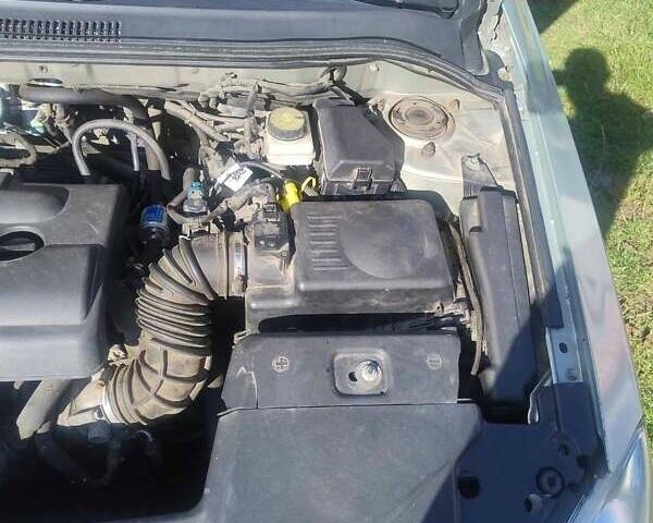 Сірий Тойота Авенсіс, об'ємом двигуна 1.8 л та пробігом 334 тис. км за 6500 $, фото 9 на Automoto.ua