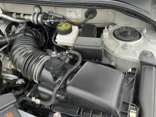 Серый Тойота Авенсис, объемом двигателя 2 л и пробегом 242 тыс. км за 7700 $, фото 11 на Automoto.ua