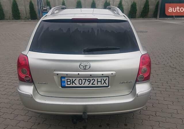 Серый Тойота Авенсис, объемом двигателя 1.79 л и пробегом 190 тыс. км за 6000 $, фото 4 на Automoto.ua