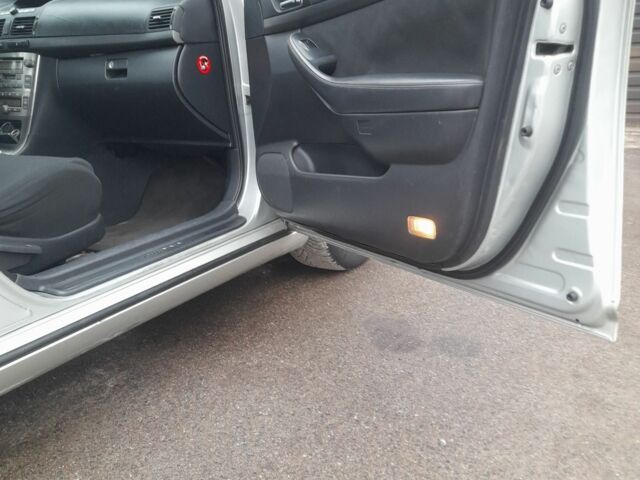 Серый Тойота Авенсис, объемом двигателя 2 л и пробегом 300 тыс. км за 2550 $, фото 16 на Automoto.ua