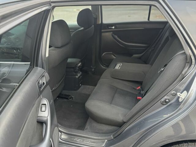 Сірий Тойота Авенсіс, об'ємом двигуна 2 л та пробігом 250 тис. км за 3250 $, фото 20 на Automoto.ua