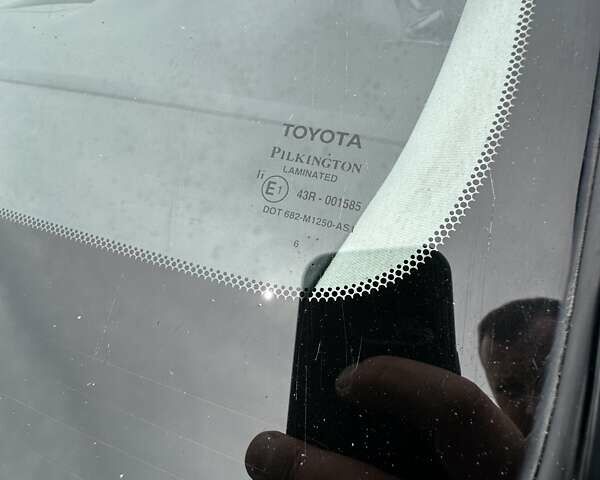Серый Тойота Авенсис, объемом двигателя 1.79 л и пробегом 210 тыс. км за 6500 $, фото 4 на Automoto.ua