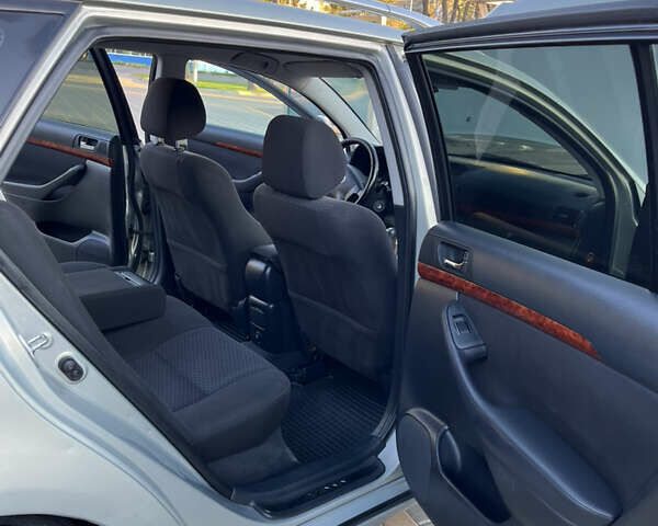 Сірий Тойота Авенсіс, об'ємом двигуна 1.8 л та пробігом 265 тис. км за 5999 $, фото 22 на Automoto.ua