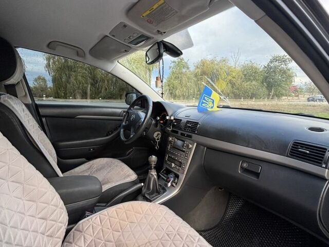 Серый Тойота Авенсис, объемом двигателя 2.2 л и пробегом 270 тыс. км за 6200 $, фото 7 на Automoto.ua