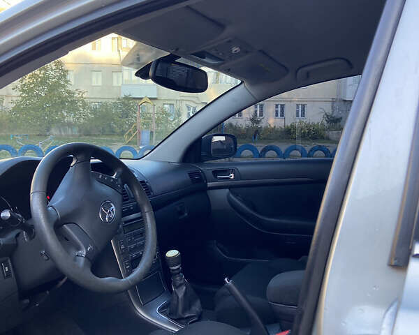 Серый Тойота Авенсис, объемом двигателя 2.23 л и пробегом 306 тыс. км за 5200 $, фото 9 на Automoto.ua