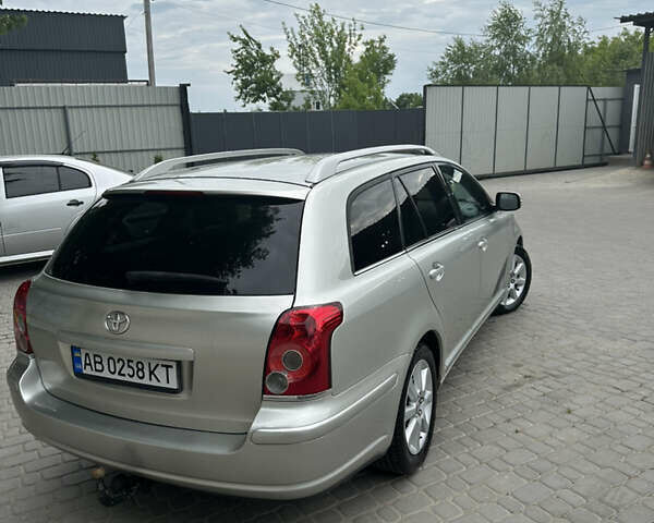 Сірий Тойота Авенсіс, об'ємом двигуна 1.8 л та пробігом 200 тис. км за 7500 $, фото 2 на Automoto.ua