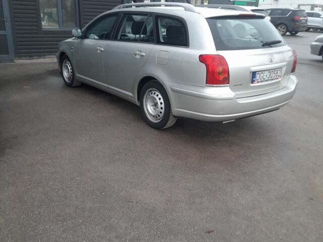 Серый Тойота Авенсис, объемом двигателя 2 л и пробегом 300 тыс. км за 2550 $, фото 1 на Automoto.ua