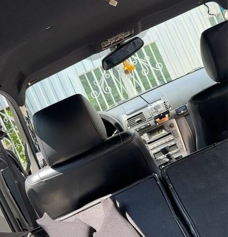 Серый Тойота Авенсис, объемом двигателя 2.2 л и пробегом 311 тыс. км за 5500 $, фото 6 на Automoto.ua