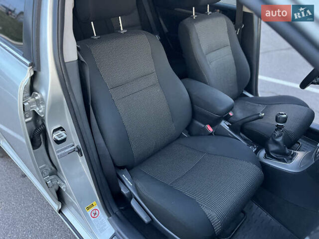 Серый Тойота Авенсис, объемом двигателя 2.2 л и пробегом 299 тыс. км за 7200 $, фото 19 на Automoto.ua