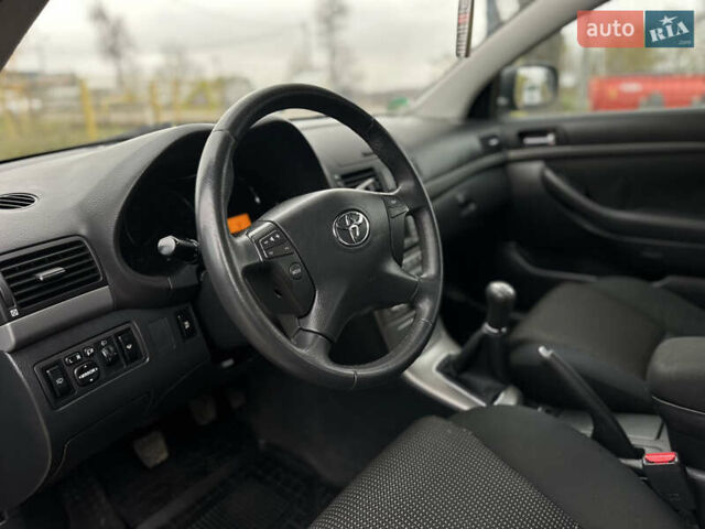 Серый Тойота Авенсис, объемом двигателя 1.8 л и пробегом 219 тыс. км за 6700 $, фото 21 на Automoto.ua