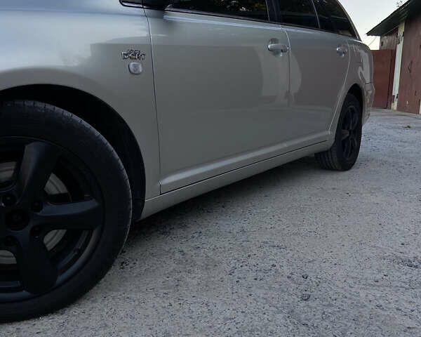 Серый Тойота Авенсис, объемом двигателя 2.23 л и пробегом 306 тыс. км за 5200 $, фото 3 на Automoto.ua