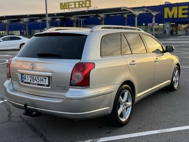 Серый Тойота Авенсис, объемом двигателя 2.2 л и пробегом 250 тыс. км за 7200 $, фото 4 на Automoto.ua