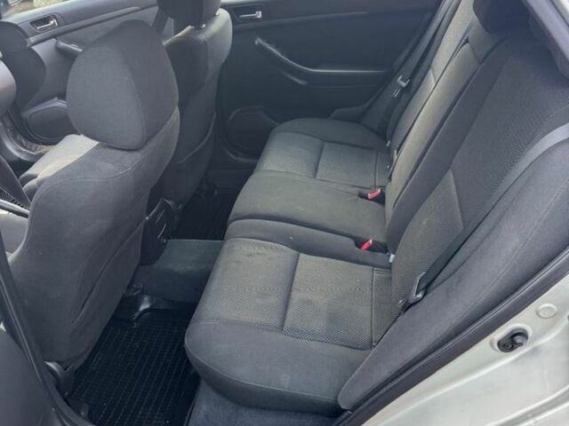 Сірий Тойота Авенсіс, об'ємом двигуна 2 л та пробігом 310 тис. км за 2750 $, фото 14 на Automoto.ua