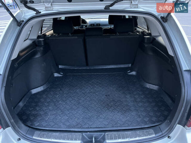 Серый Тойота Авенсис, объемом двигателя 2.2 л и пробегом 299 тыс. км за 7200 $, фото 29 на Automoto.ua