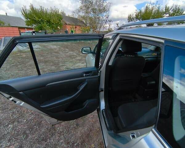 Серый Тойота Авенсис, объемом двигателя 2 л и пробегом 307 тыс. км за 7500 $, фото 10 на Automoto.ua