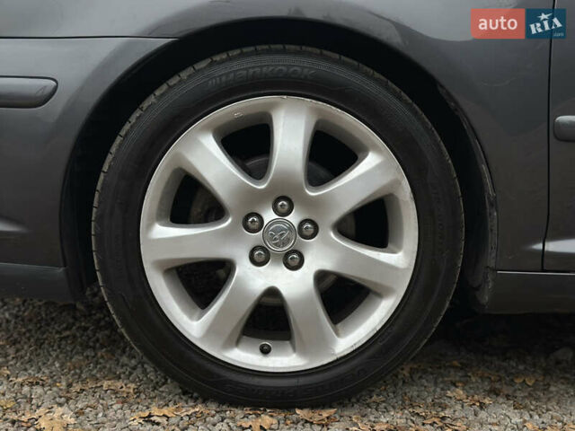 Серый Тойота Авенсис, объемом двигателя 1.8 л и пробегом 219 тыс. км за 6700 $, фото 51 на Automoto.ua